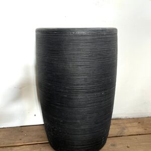 כלי "קורי" פלסטיק דמוי בטון בצבע שחור
